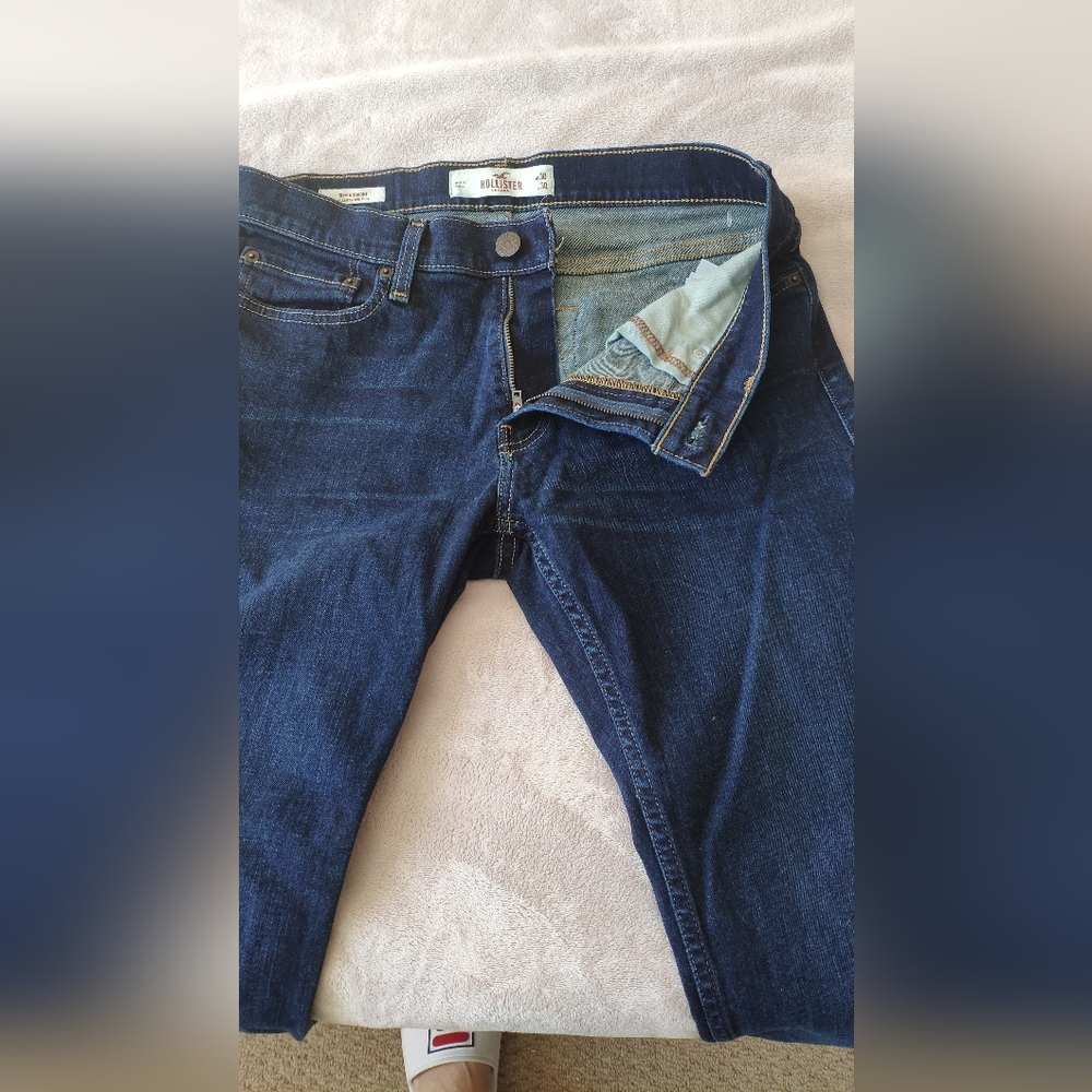 Hollister dark wash straight jeans. Waist 30, Length 30.